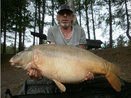 miroir
Date : 07/09/2016
Lieu : privé/45
Poids : 22kg
Appâts utilisés : martin sb