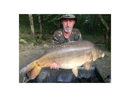 miroir
Date : 16/06/2017
Lieu : rochebut
Poids : 18kg
Appâts utilisés : thon/piment